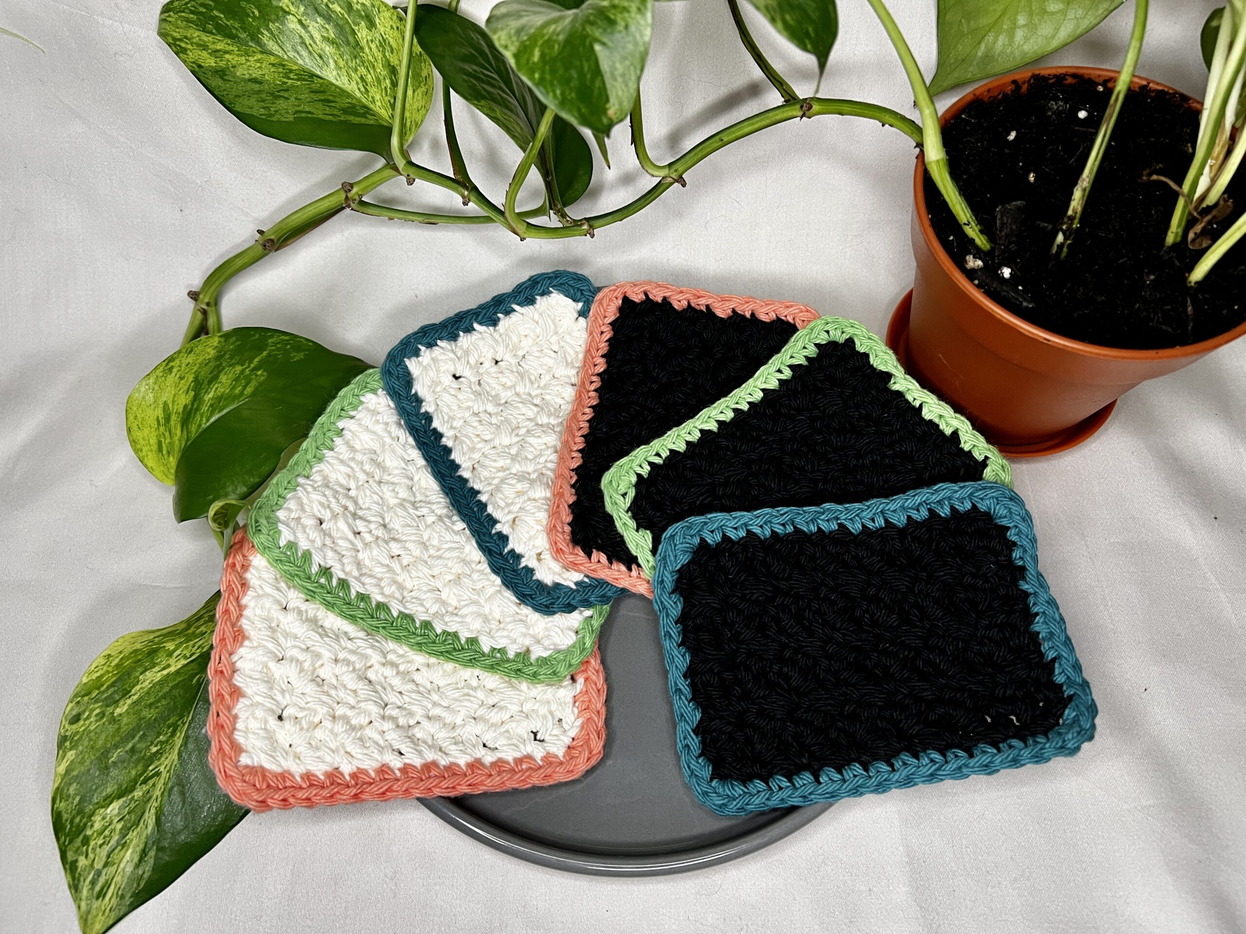 crochet dish washing pad, white with pink, white with green, white with turquoise, black with pink, black with green, black with turquoise